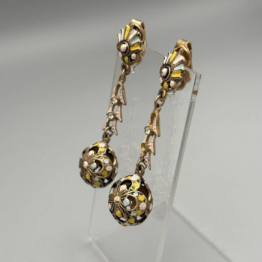 Vintage Dangle Floral Clip On Earrings Enamel Pastels 1940s Dimensional READ